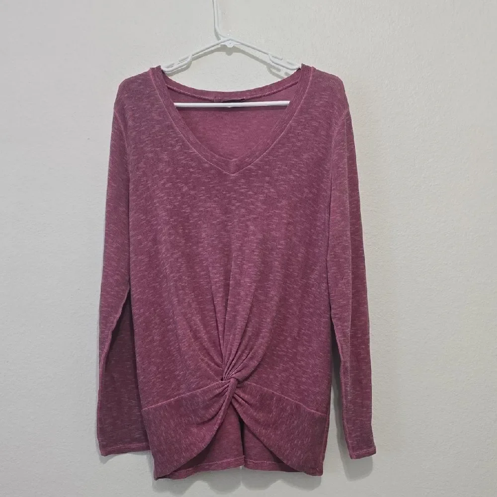 Tina Stevens, Women's V-Neck Twist Front Top -‎ Burgandy/pink
